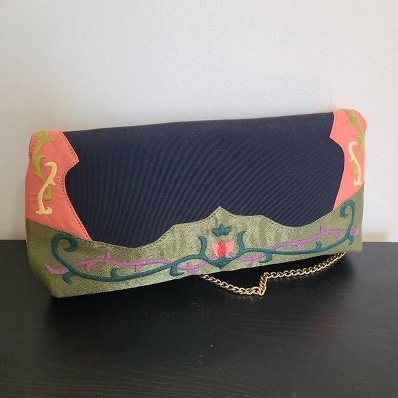 Perfume River Embroidered Purse Handbag Crossbody Removable Strap - Picture 3 of 11